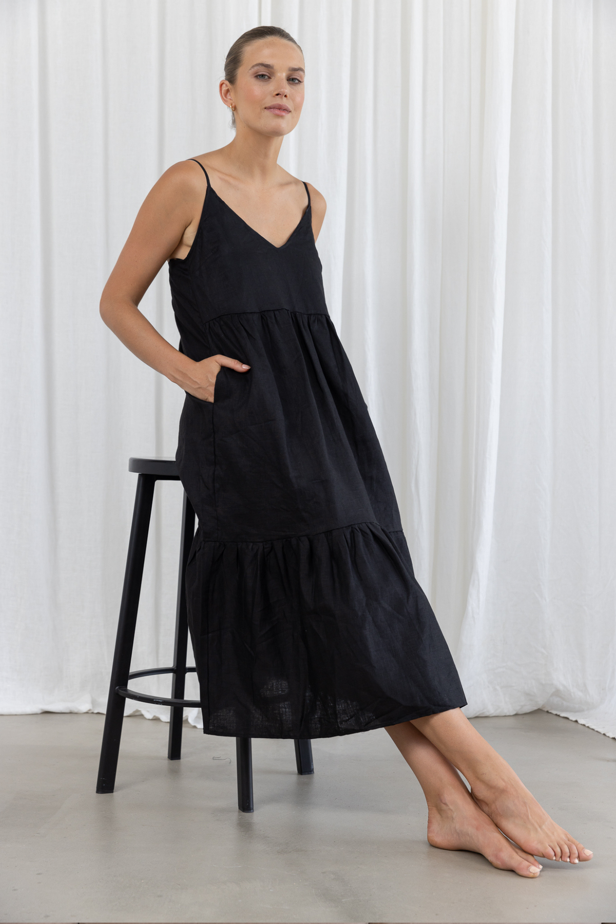 ALORA MIDI DRESS - BLACK