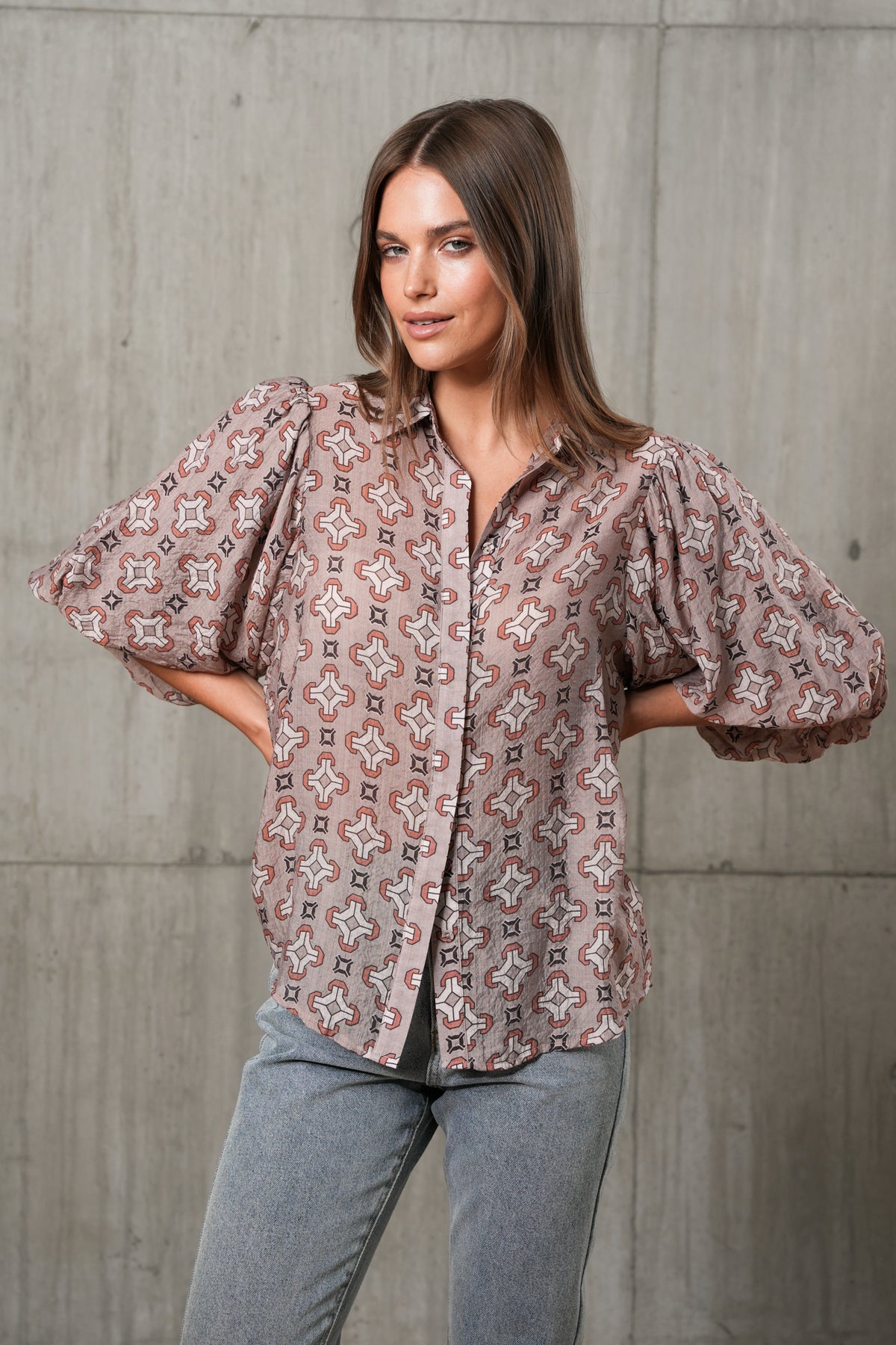 VICTORIA BLOUSE - MOCHA