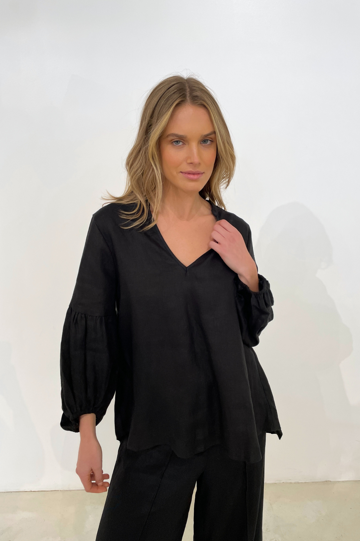 HALLIE BLOUSE - BLACK