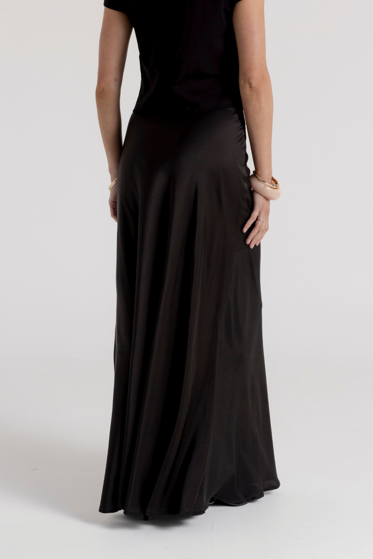 ROMI SATIN SKIRT - BLACK